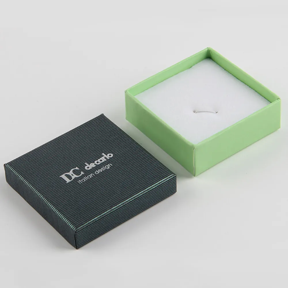 Lid-bottom gift box with foam insert